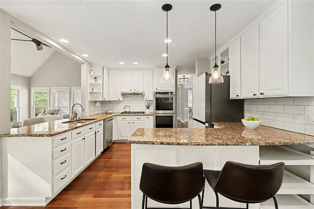 325 Abbotts Close Alpharetta, GA 30005 - Photo 9 of 40