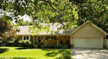 8958 Onandaga Road Clarkston, MI 48348 - Photo 1 of 22 Front View