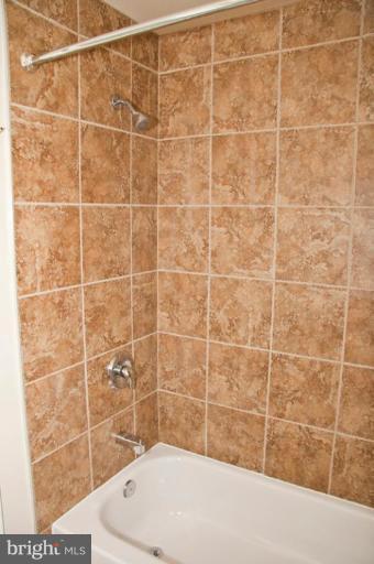 4803 Melbourne Road Baltimore, MD 21229 - Photo 17 of 20 Bath #2