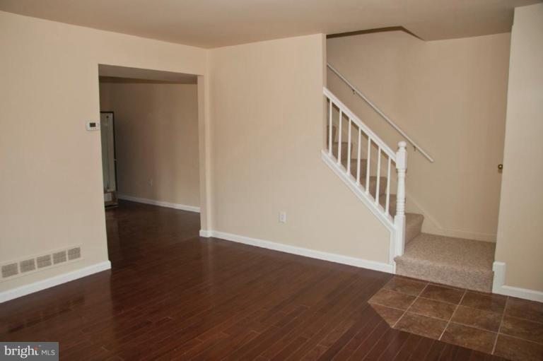 4803 Melbourne Road Baltimore, MD 21229 - Photo 3 of 20 Living Room/Dining Room