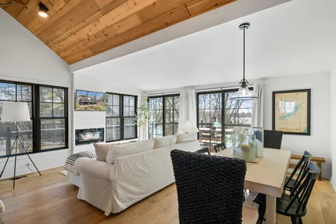 $749,000 | 2804 Willow Point Drive, Delavan, WI 53115