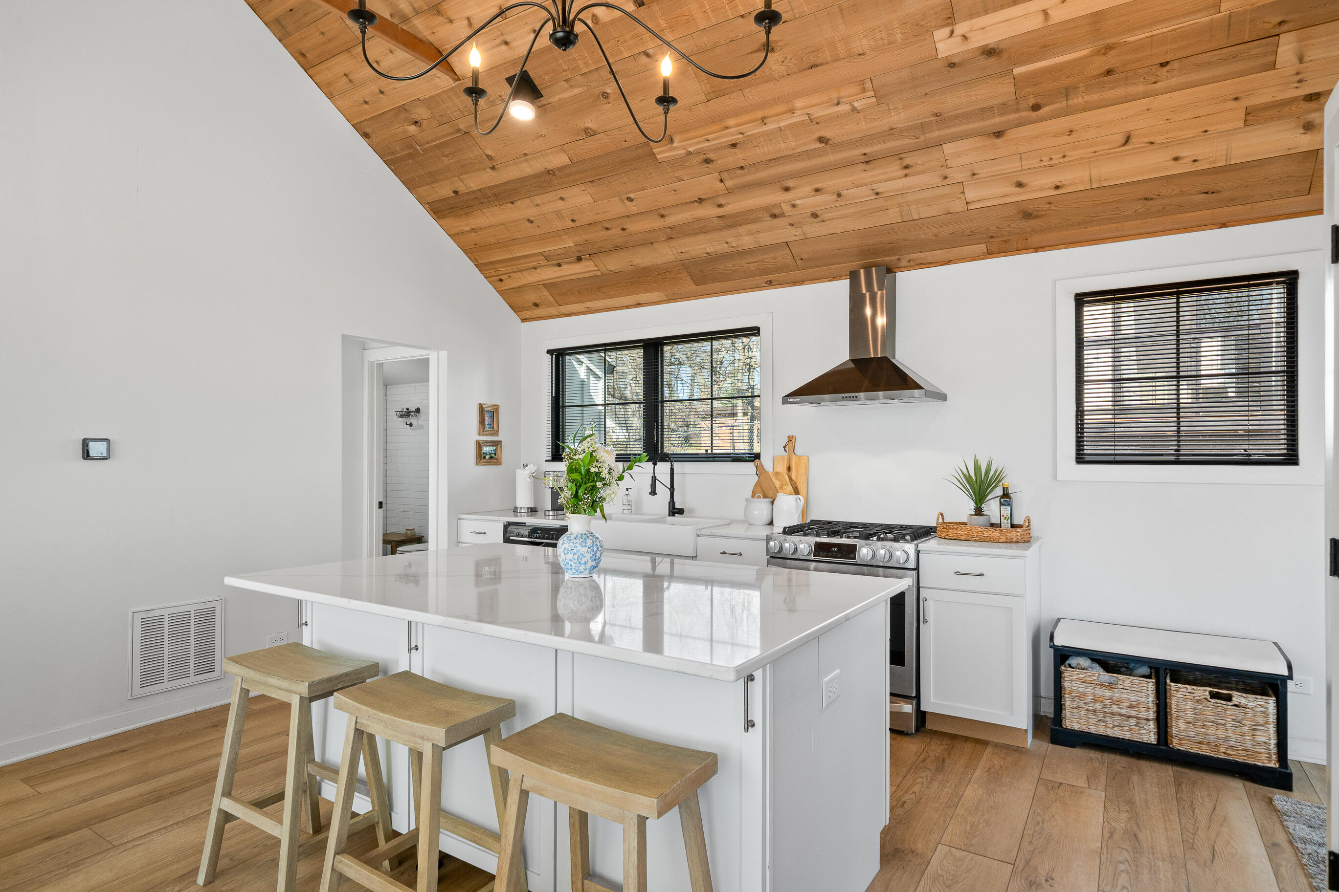 2804 Willow Point Drive Delavan, WI 53115 - Photo 13 of 52 House 2 Kitchen