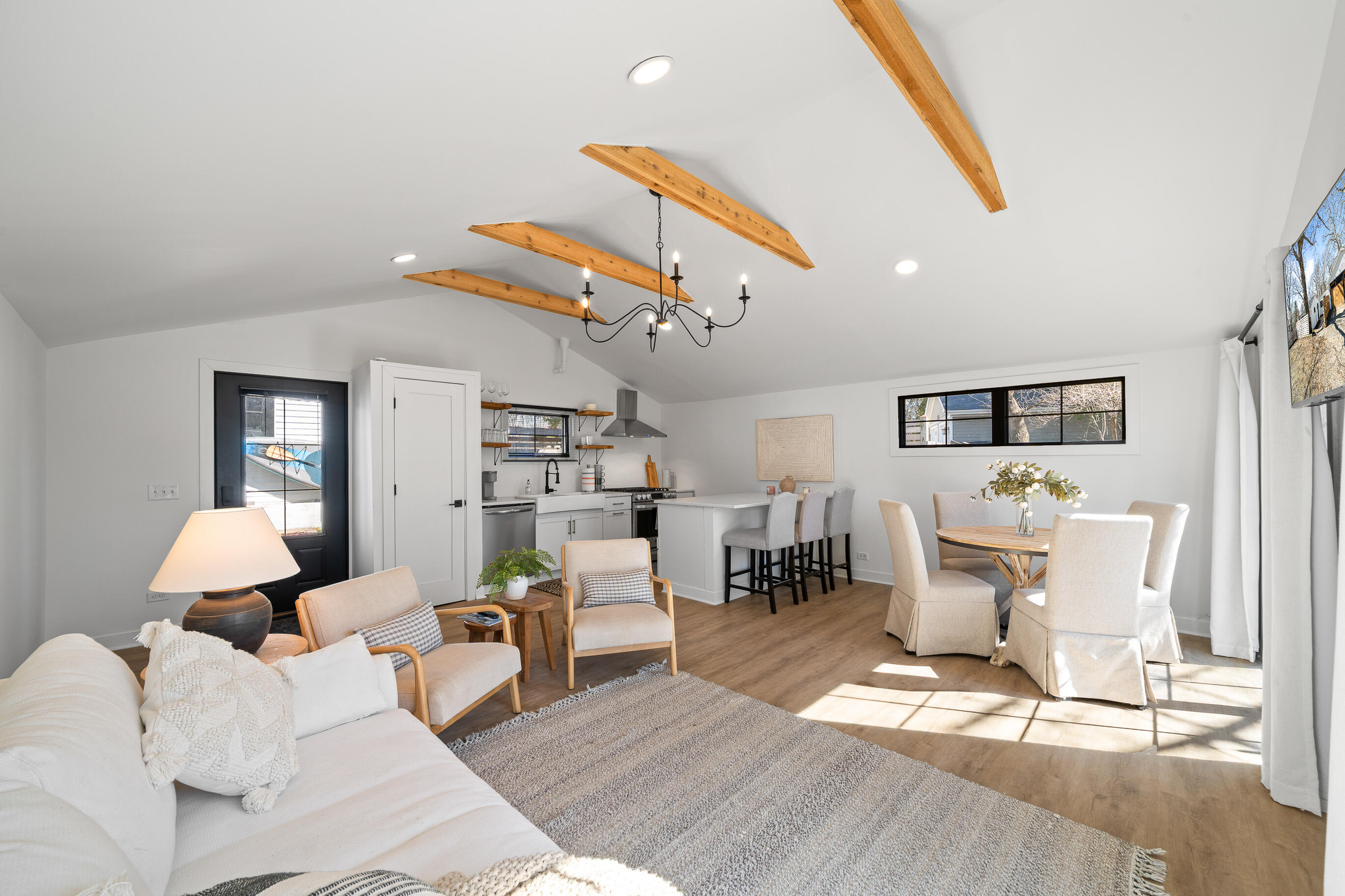 2804 Willow Point Drive Delavan, WI 53115 - Photo 33 of 52 House 1 Living Room