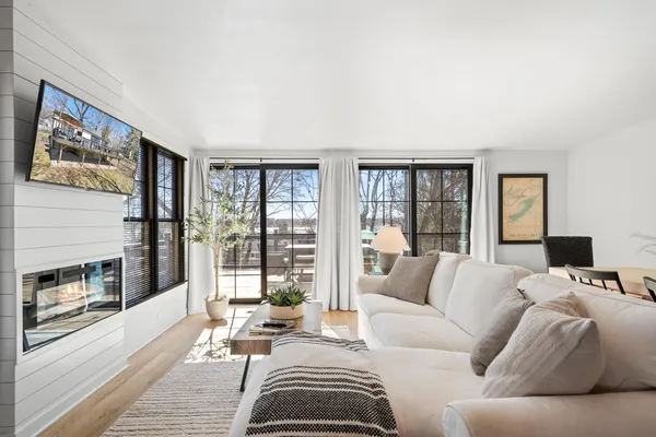 $749,000 | 2804 Willow Point Drive, Delavan, WI 53115