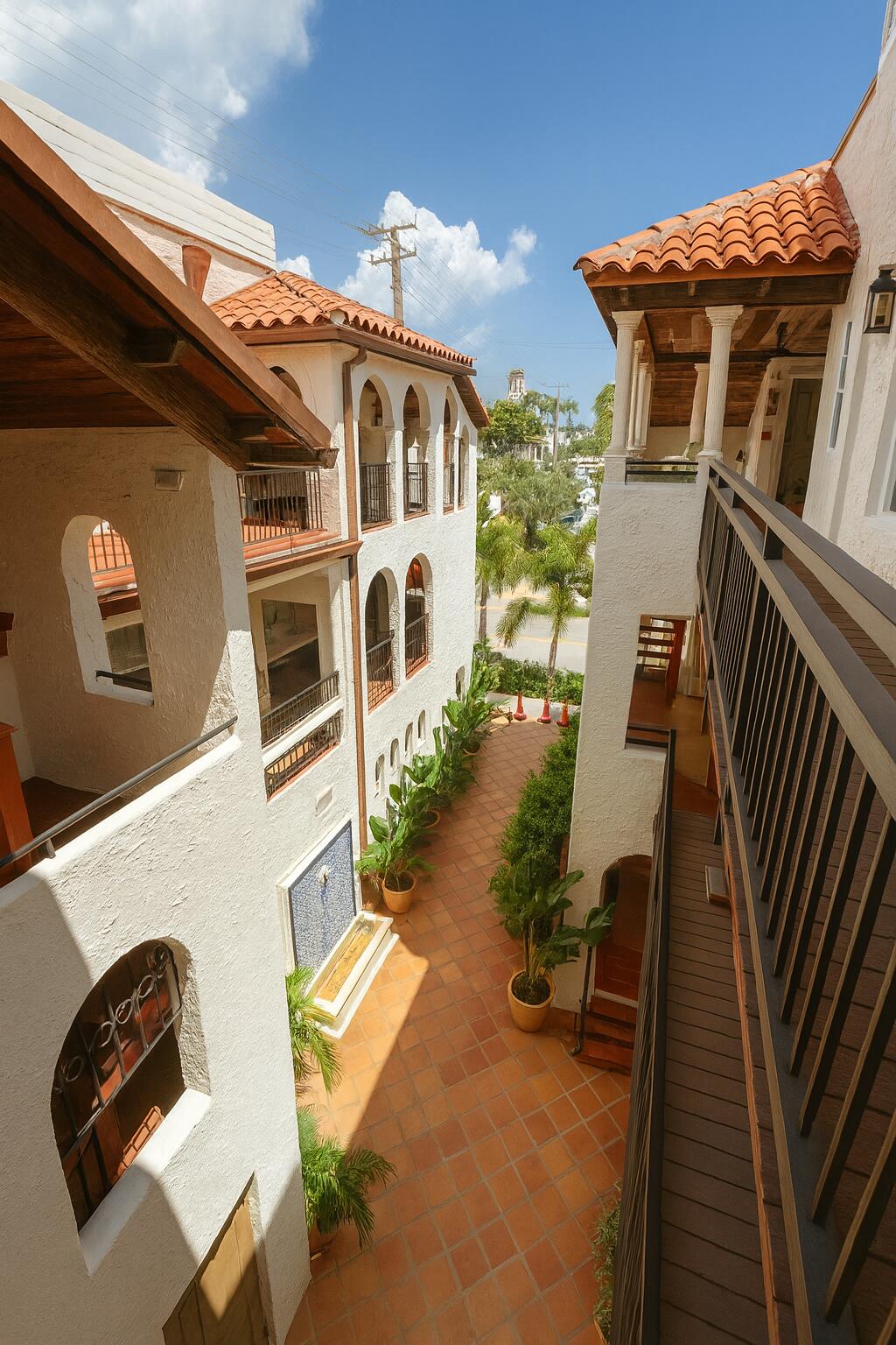 184 Sunset Avenue, Unit 102 Palm Beach, FL 33480 - Photo 8 of 14 Exterior