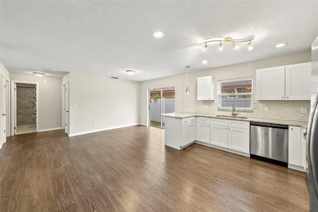 $2,500 | 6601 North Elizabeth Street, Tampa, FL 33604