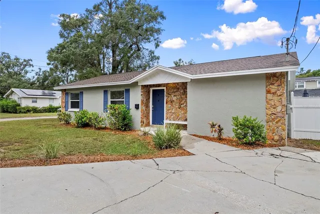 $2,500 | 6601 North Elizabeth Street, Tampa, FL 33604