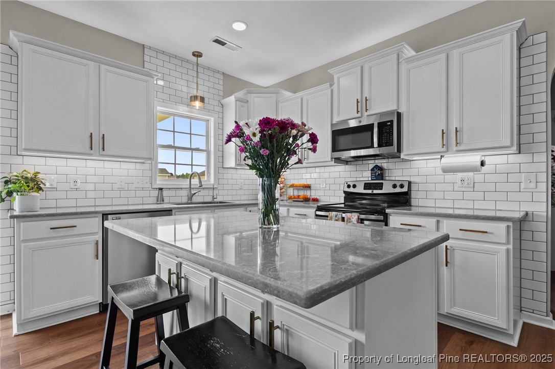 6611 Running Fox Road Hope Mills, NC 28348 - Photo 5 of 45 Gallery Image 5