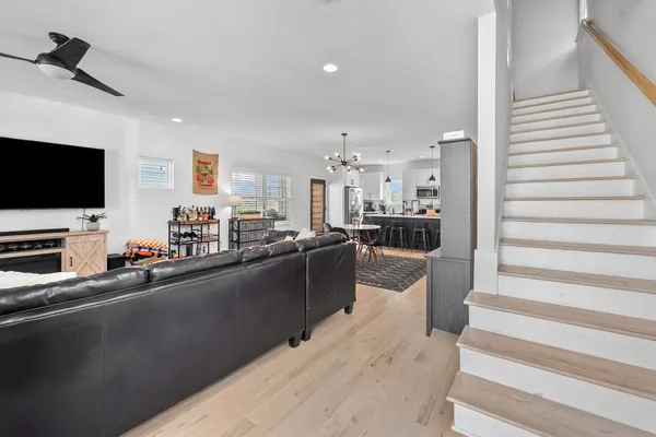 $2,595 | 211 Eisenhower Drive, Nashville, TN 37211