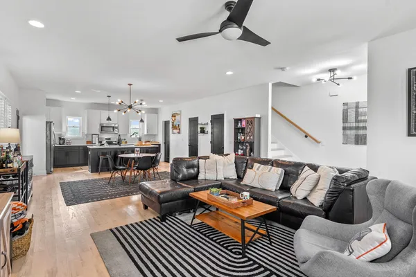 $2,595 | 211 Eisenhower Drive, Nashville, TN 37211