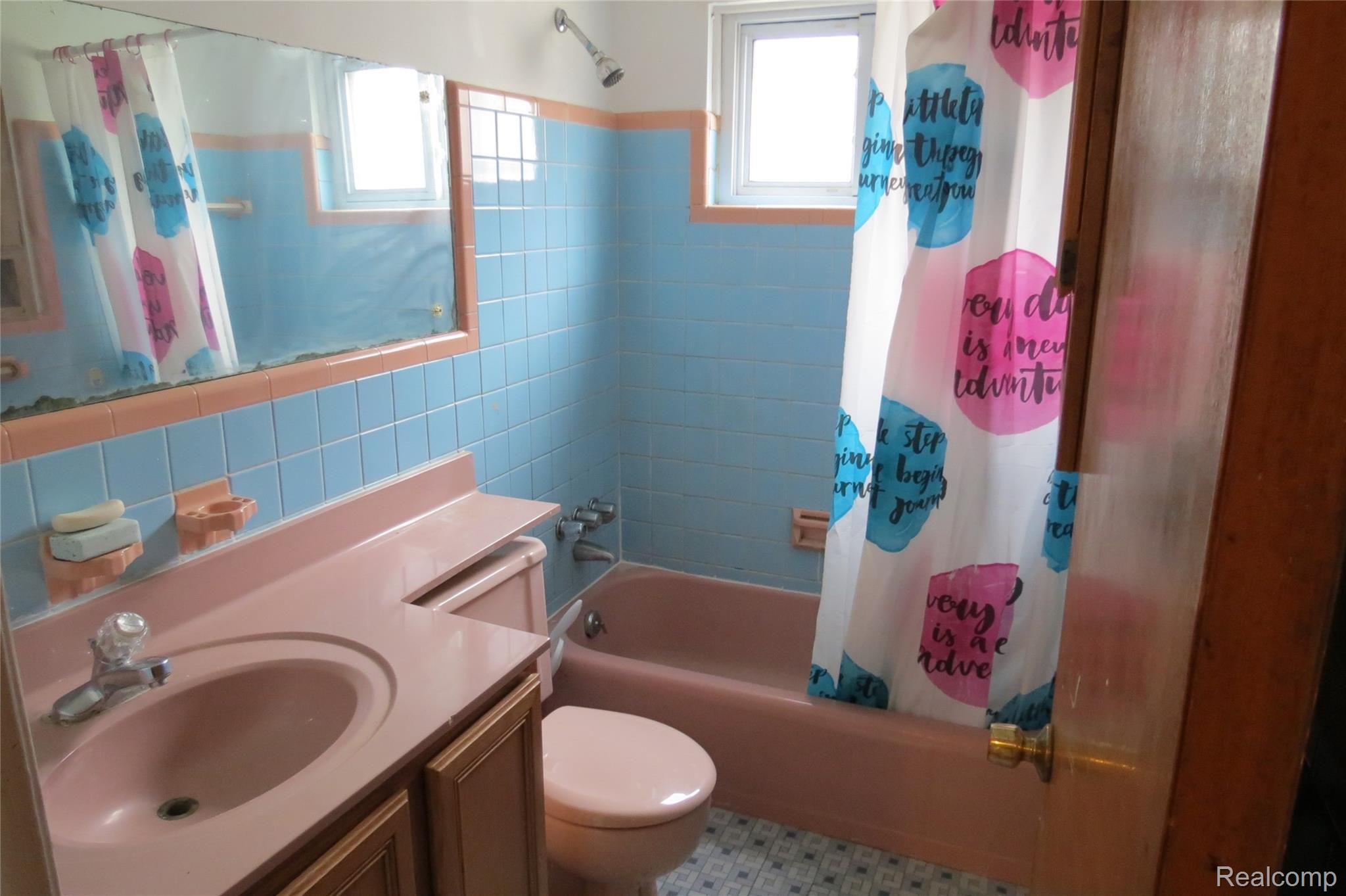 20547 Annchester Road Detroit, MI 48219 - Photo 9 of 17 IMG_6188.JPG