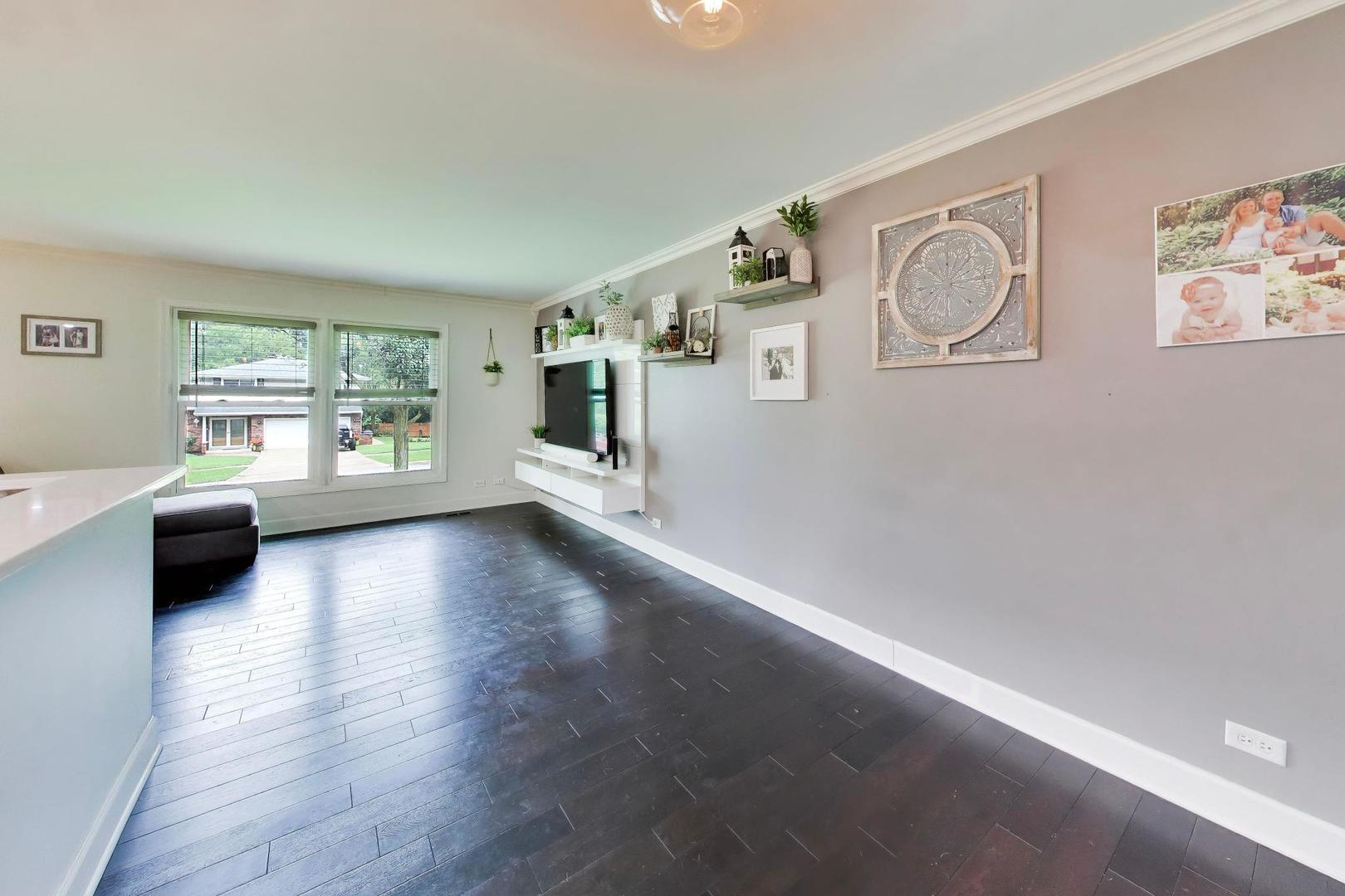 2167 Midhurst Road Downers Grove, IL 60516 - Photo 9 of 50 Gallery Image 9