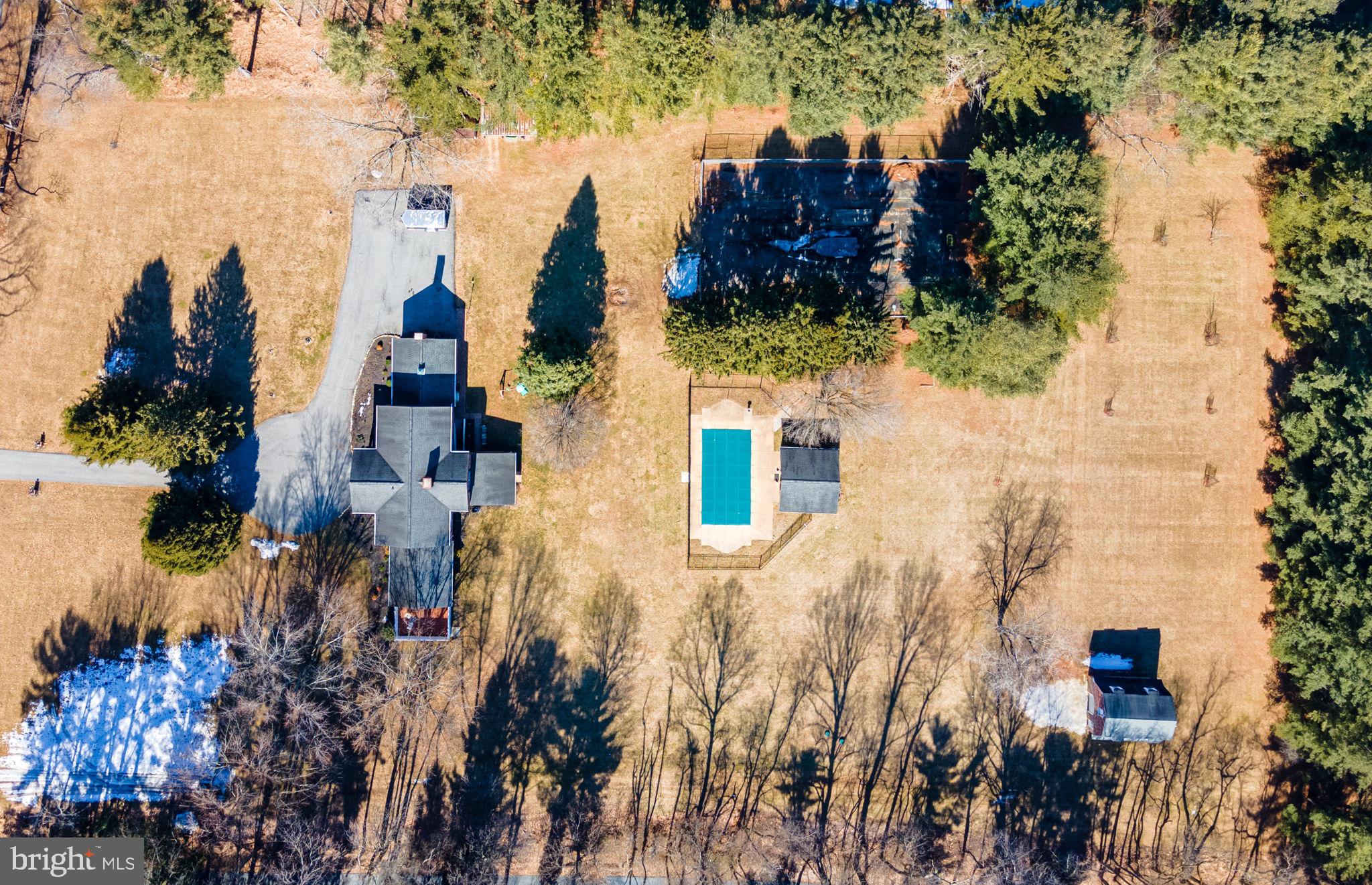13827 Bottom Road Hydes, MD 21082 - Photo 3 of 57 Large estate with built in pool, 2 story