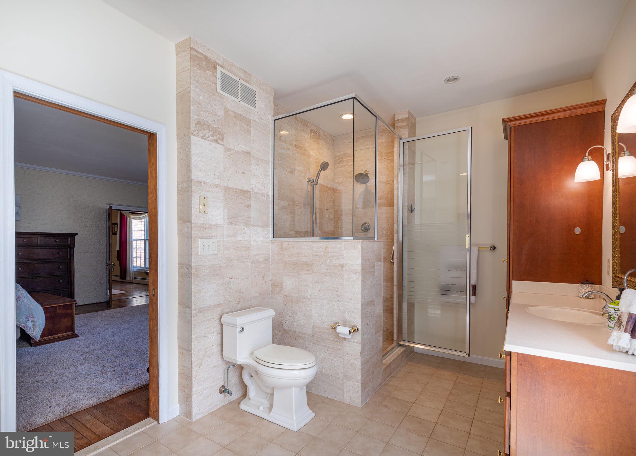 13827 Bottom Road Hydes, MD 21082 - Photo 21 of 57 Primary ensuite