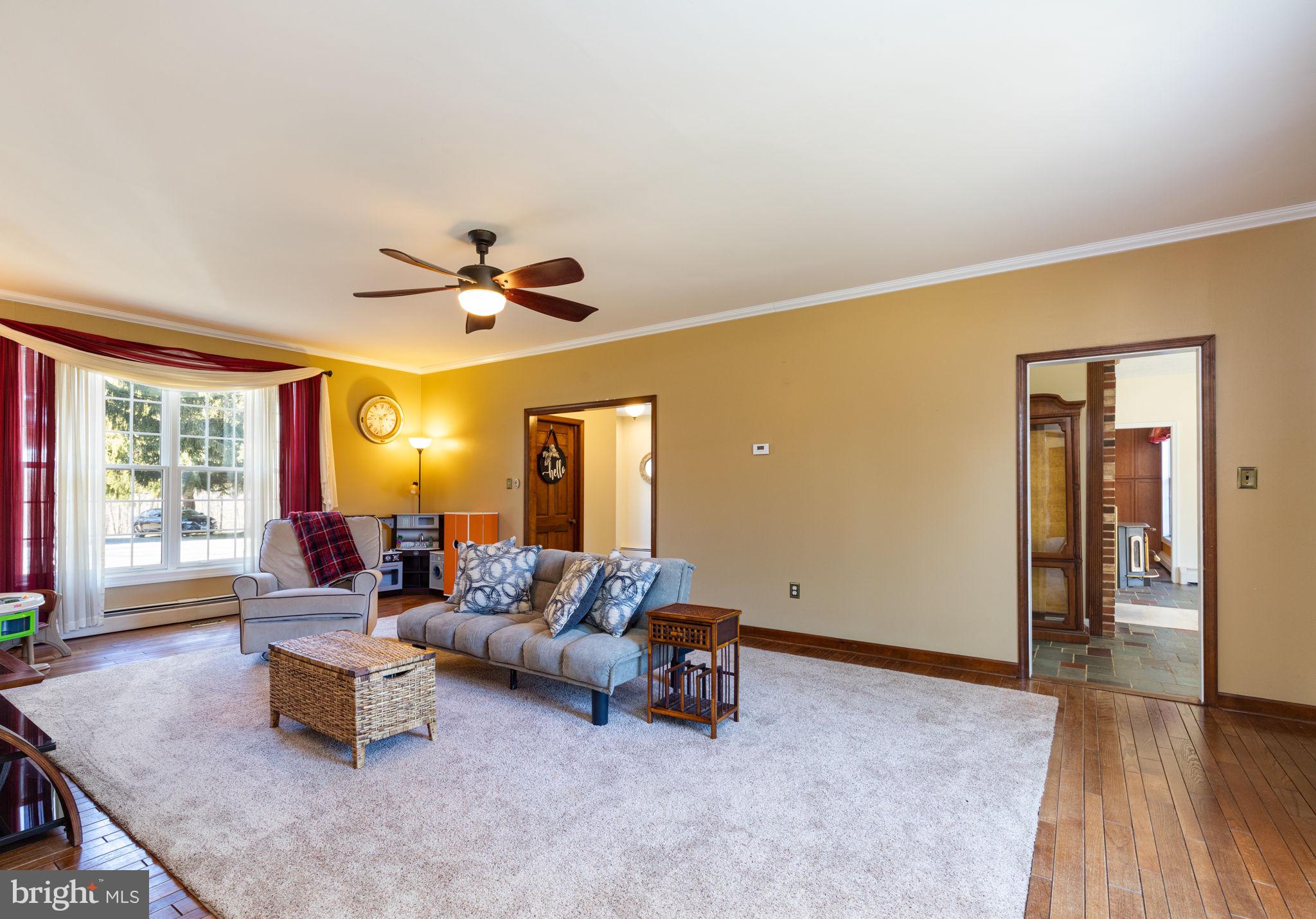 13827 Bottom Road Hydes, MD 21082 - Photo 10 of 57 Large Living Room
