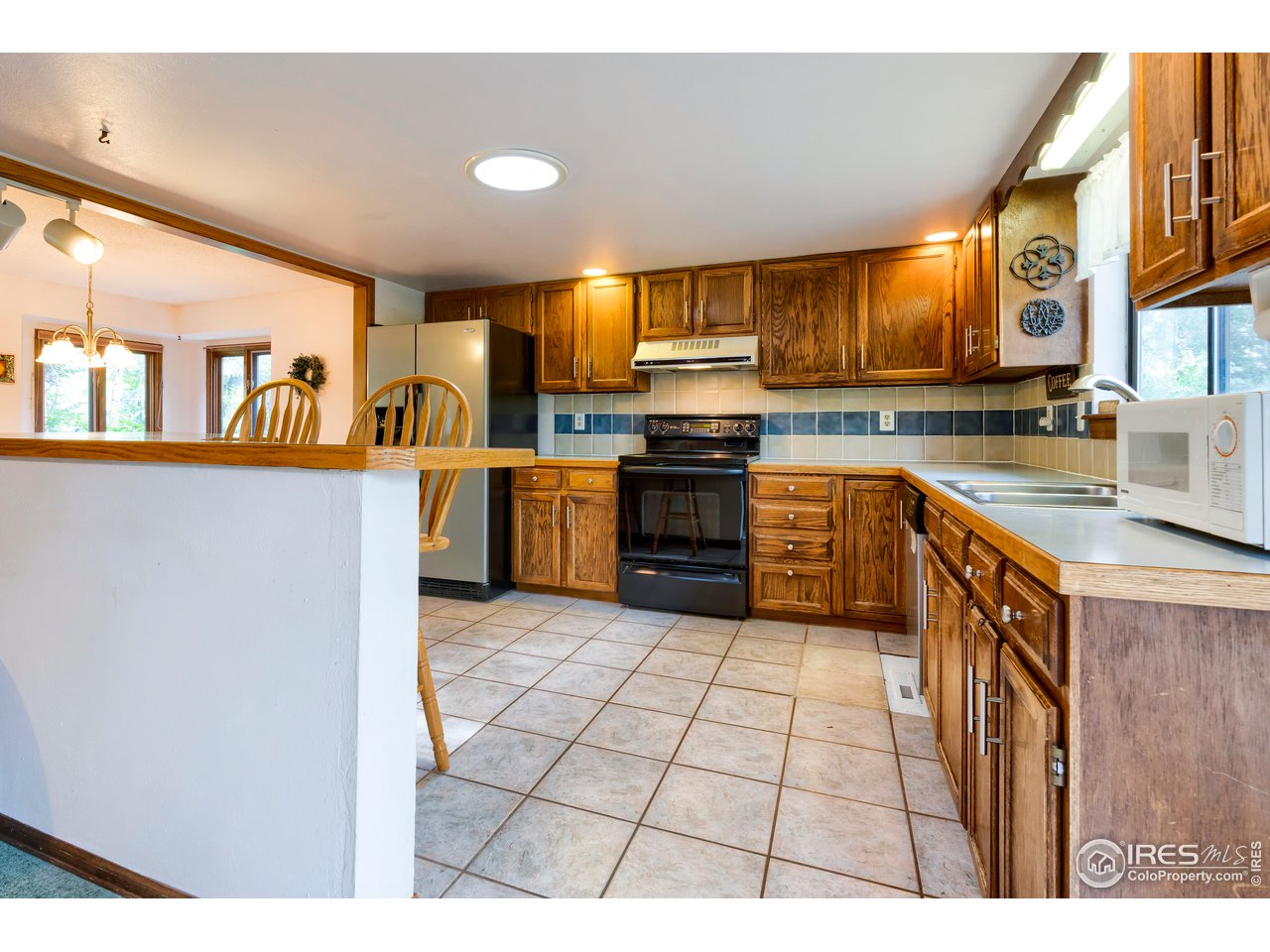 812 East Ridgecrest Road Fort Collins, CO 80524 - Photo 13 of 39 Kitchen
