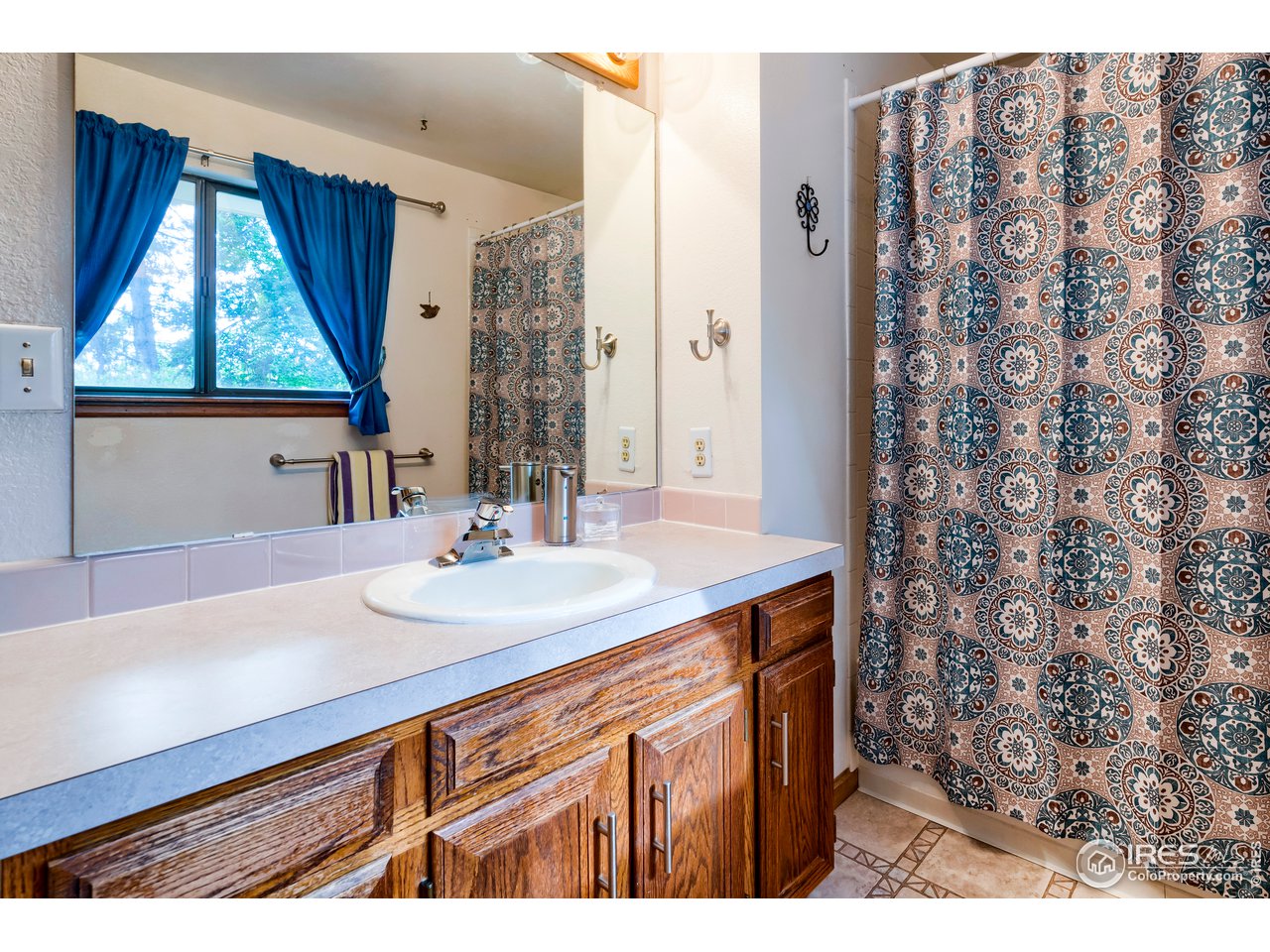 812 East Ridgecrest Road Fort Collins, CO 80524 - Photo 24 of 39 Main Floor Full Bath