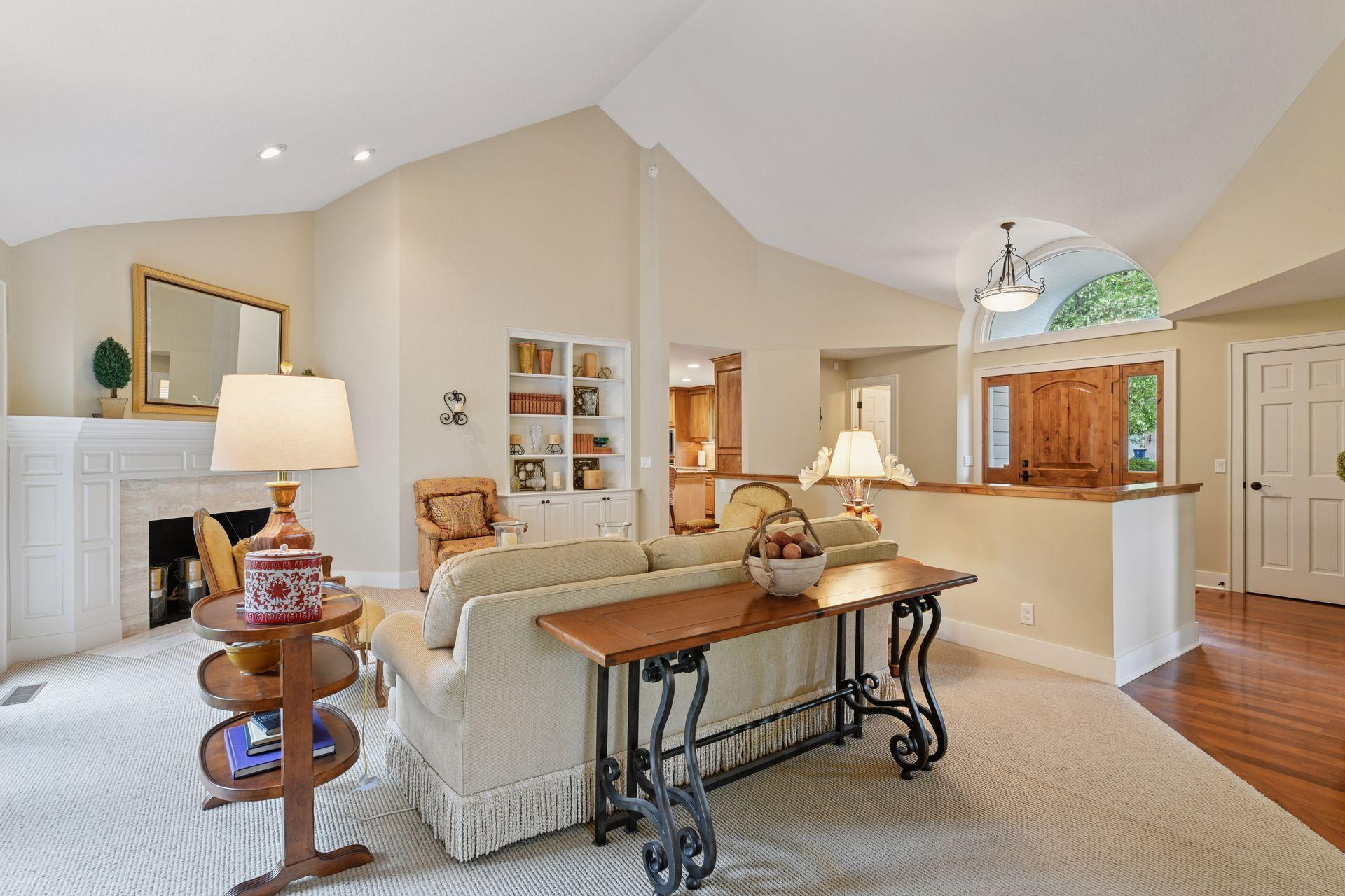 2115 Springwood Road Wayzata, MN 55391 - Photo 4 of 45 Gallery Image 4