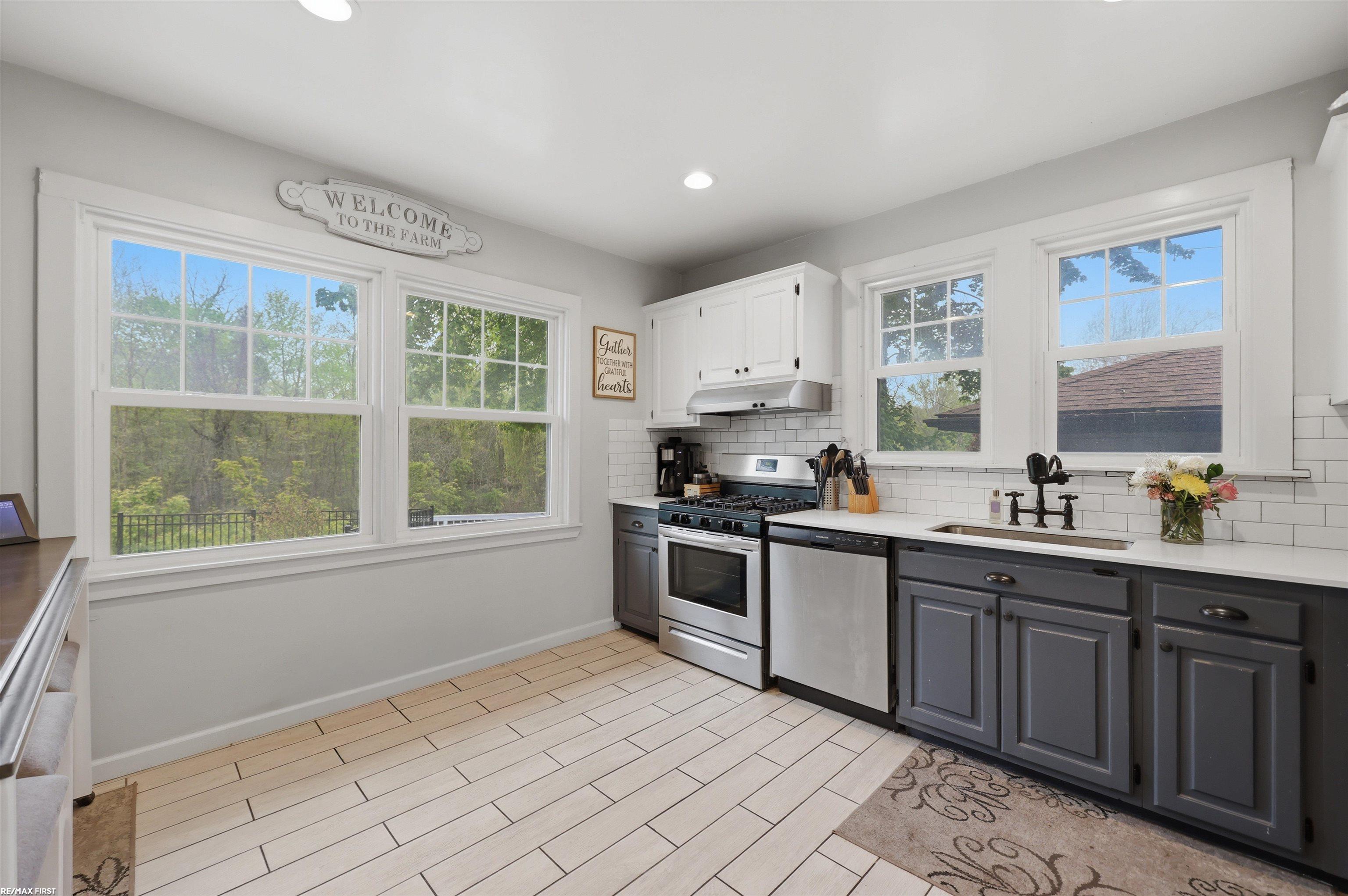 8490 Clinton River Road Sterling Heights, MI 48314 - Photo 20 of 61