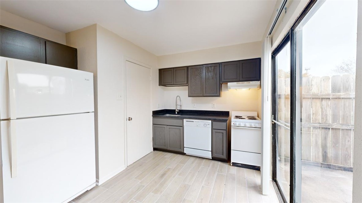 725 Peppertree Drive, Unit 25 Bryan, TX 77801 - Photo 4 of 18