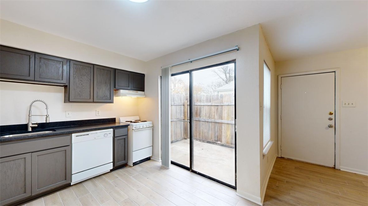 725 Peppertree Drive, Unit 25 Bryan, TX 77801 - Photo 6 of 18