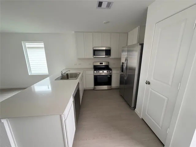 $1,850 | 29655 Knollwood Bay Road, Waller, TX 77484