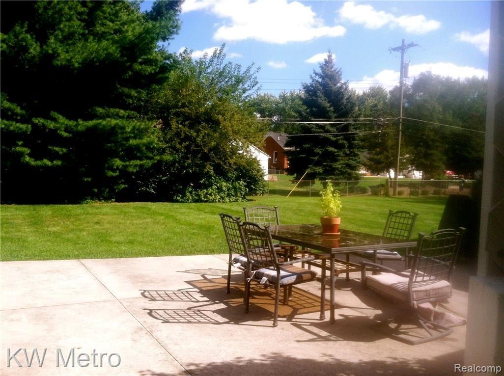 47470 Greenview Road Utica, MI 48317 - Photo 14 of 17 IMG_6310.JPG