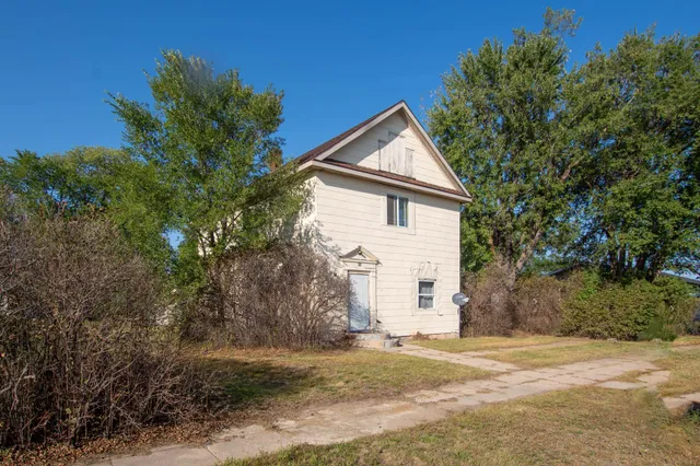 $120,000 | 423 1st Street Northwest, Cass Lake, MN 56633