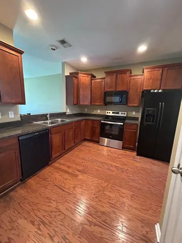 $1,600 | 607 Hemingway Circle, Summerville, SC 29483