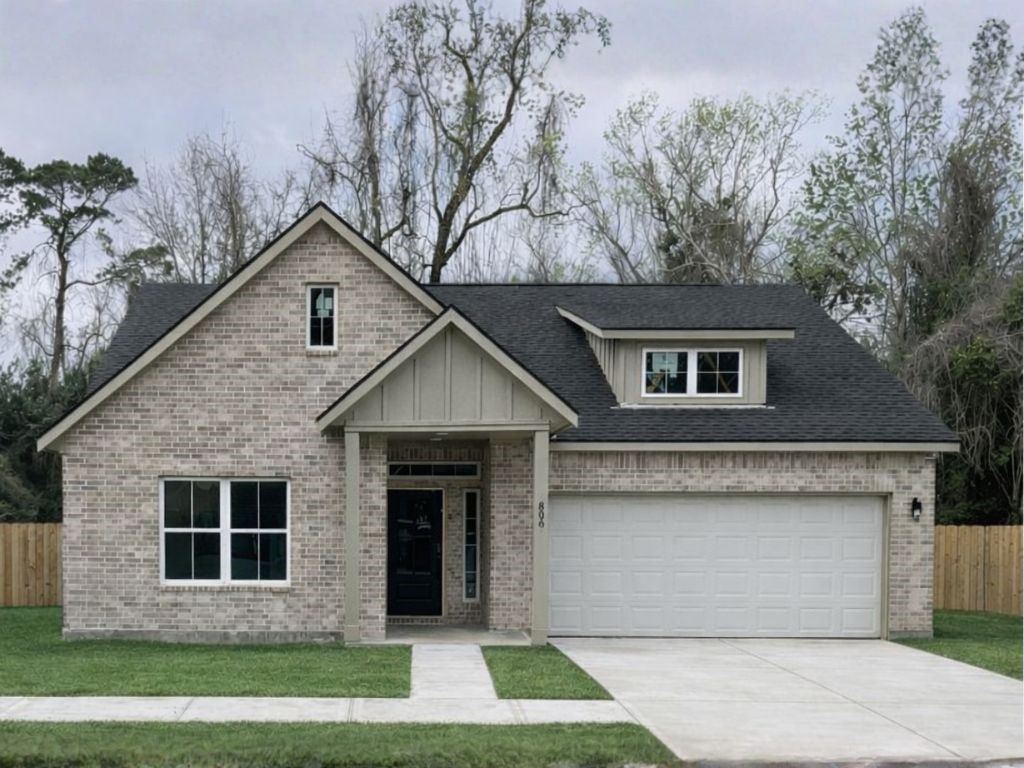 806 South Colbert Street Dayton, TX 77535 - Photo 1 of 8