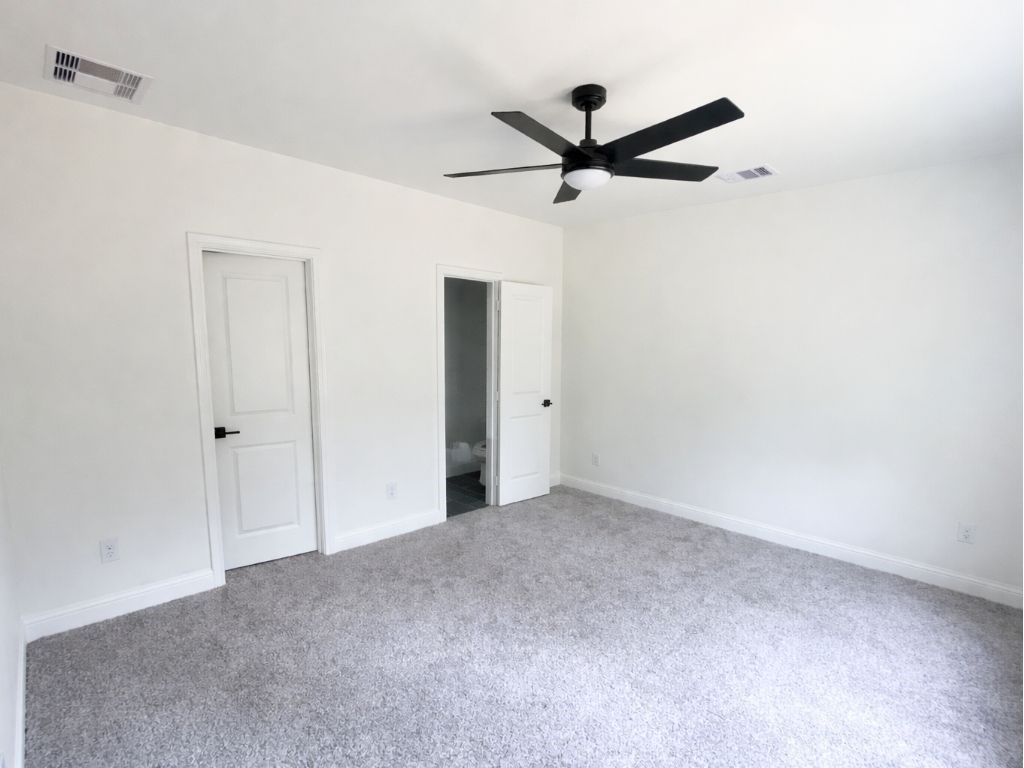 806 South Colbert Street Dayton, TX 77535 - Photo 5 of 8