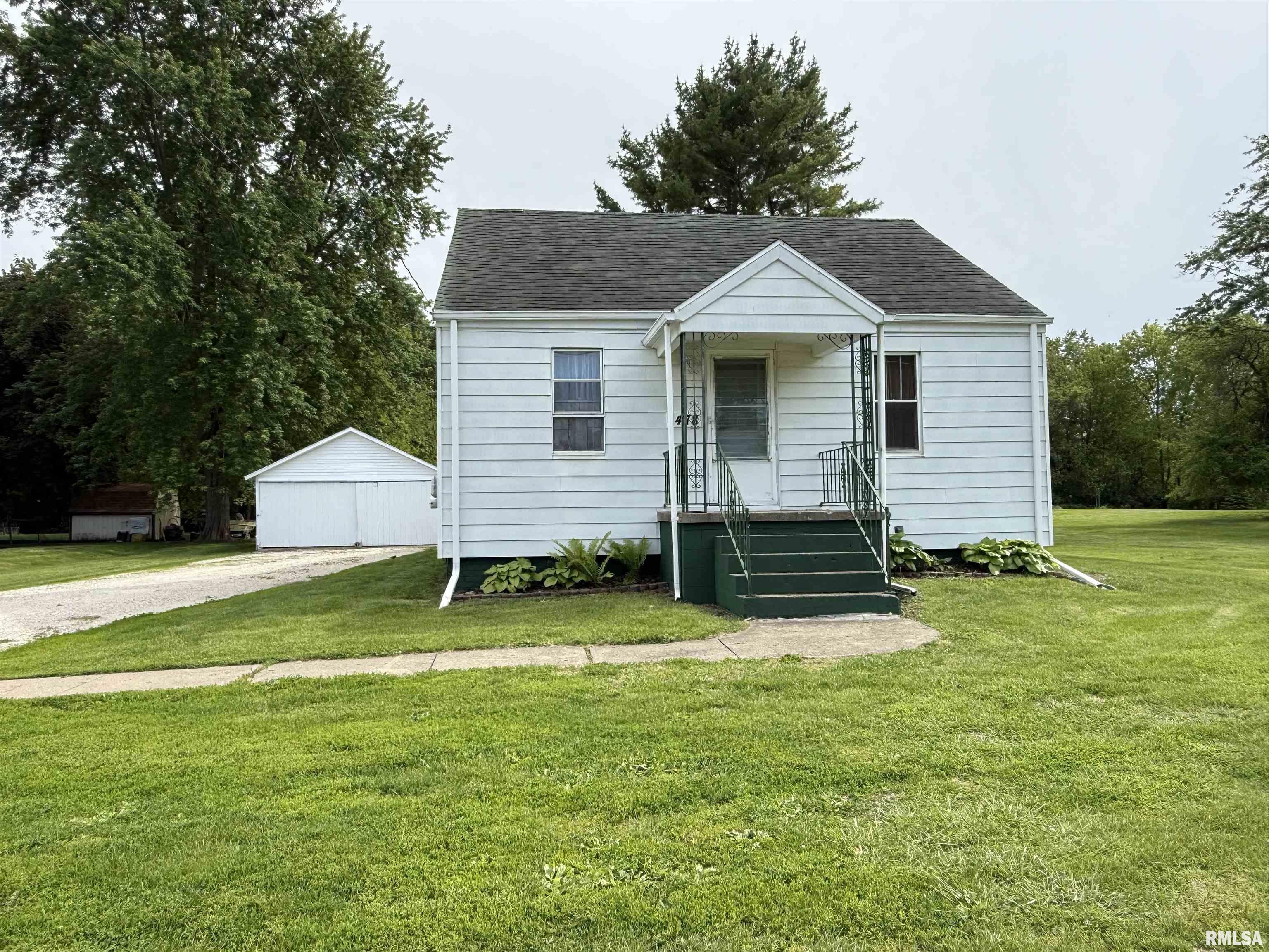 1478 East Chestnut Street Canton, IL 61520 - Photo 1 of 35