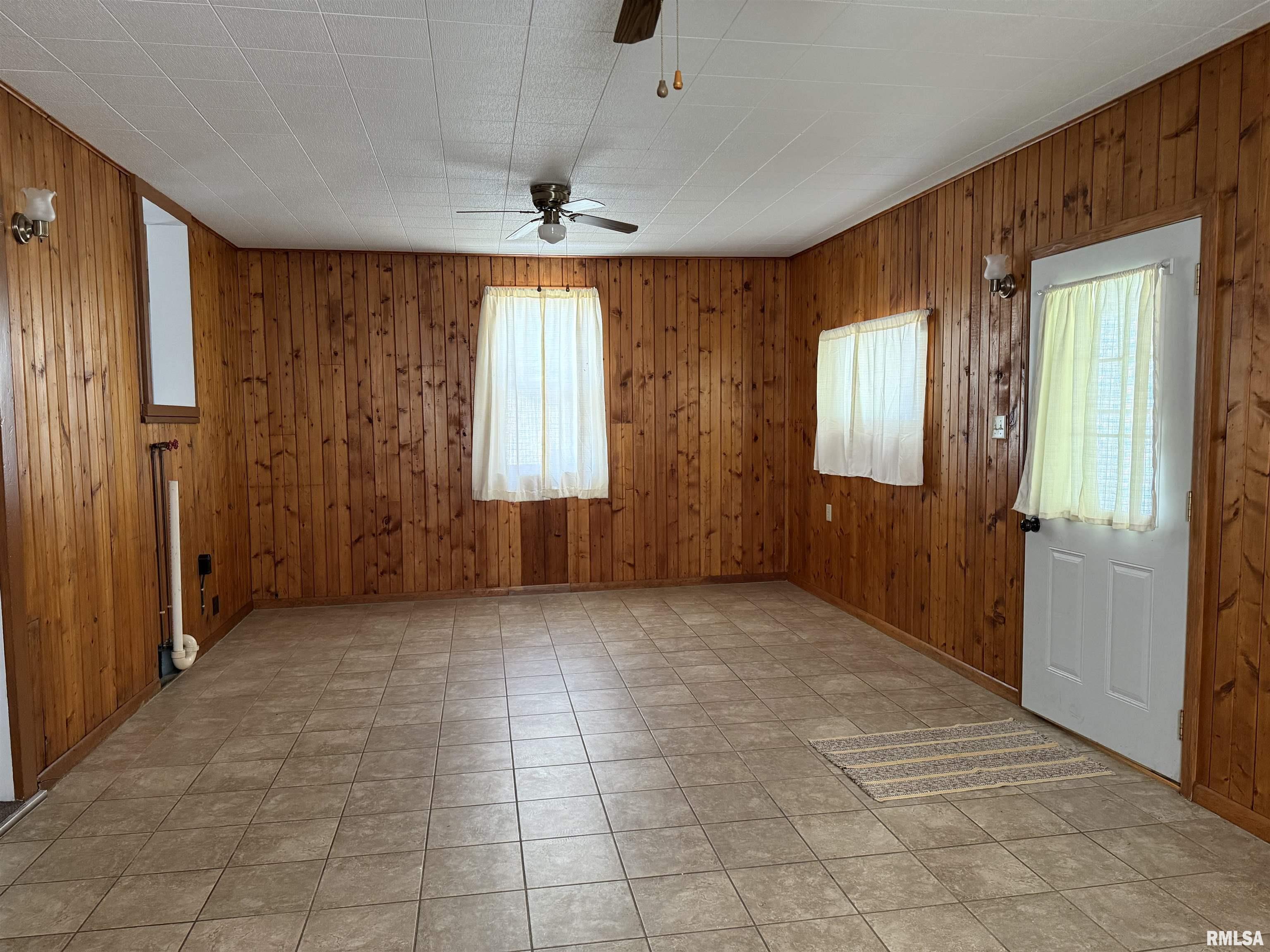 1478 East Chestnut Street Canton, IL 61520 - Photo 12 of 35