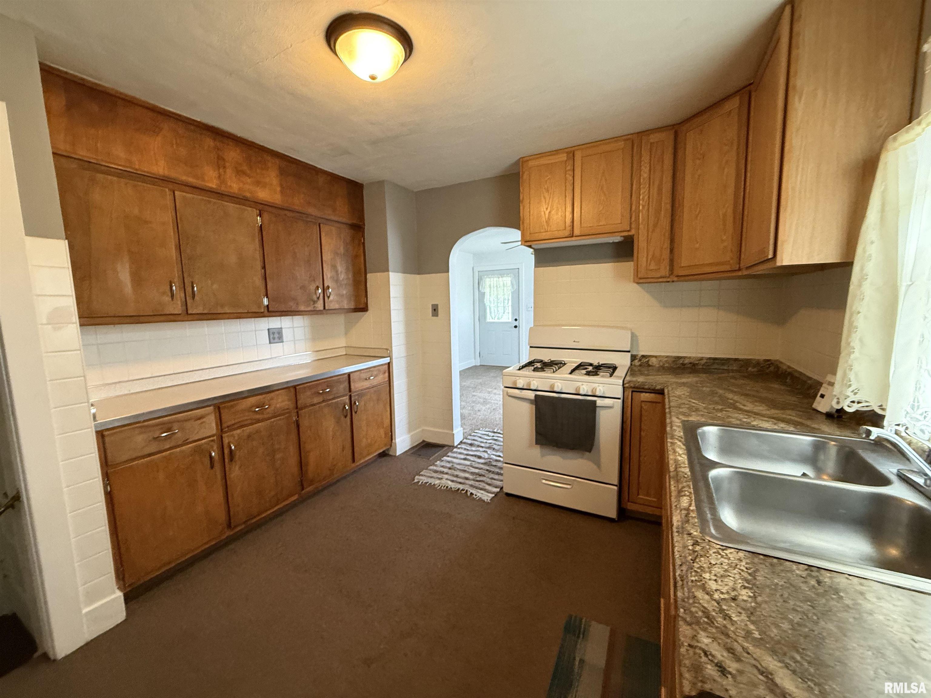 1478 East Chestnut Street Canton, IL 61520 - Photo 13 of 35