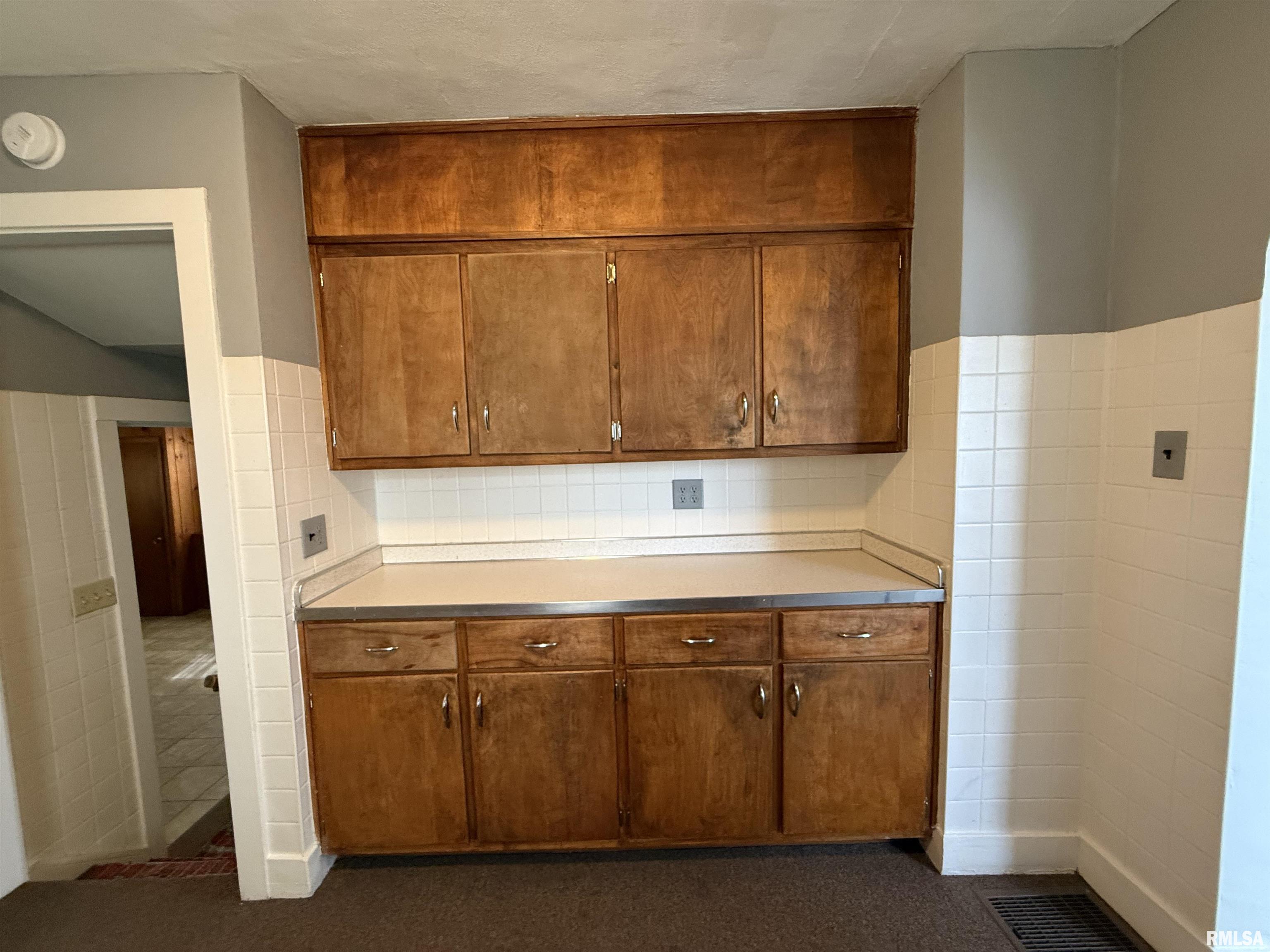 1478 East Chestnut Street Canton, IL 61520 - Photo 15 of 35