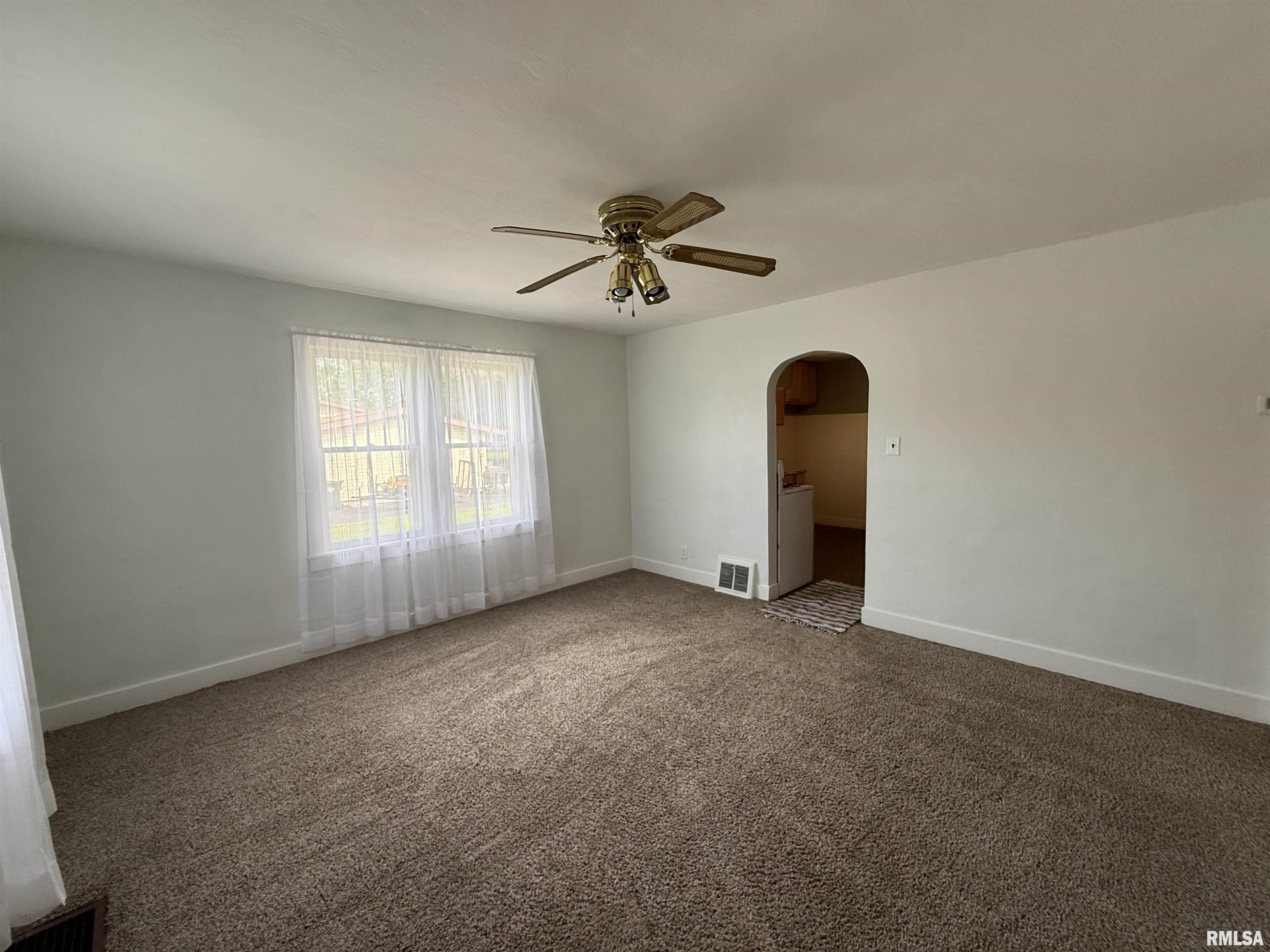 1478 East Chestnut Street Canton, IL 61520 - Photo 19 of 35