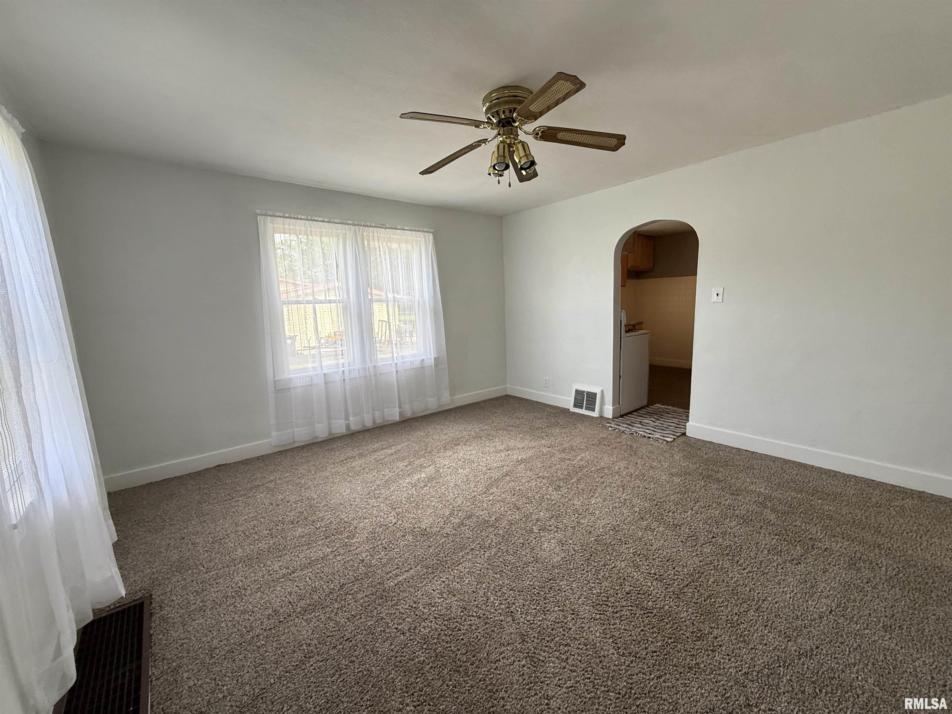 1478 East Chestnut Street Canton, IL 61520 - Photo 20 of 35