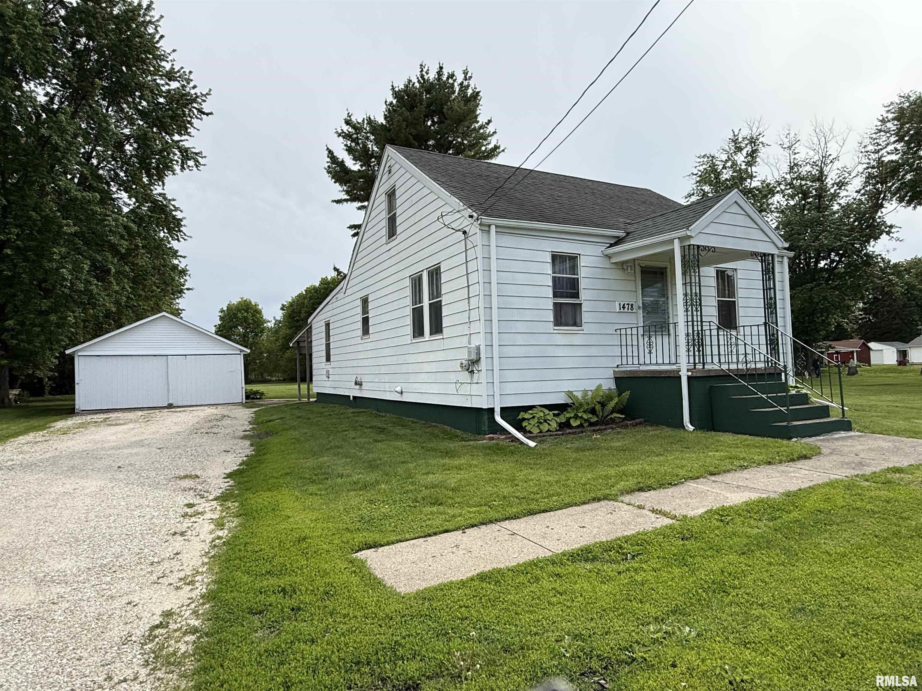 1478 East Chestnut Street Canton, IL 61520 - Photo 3 of 35