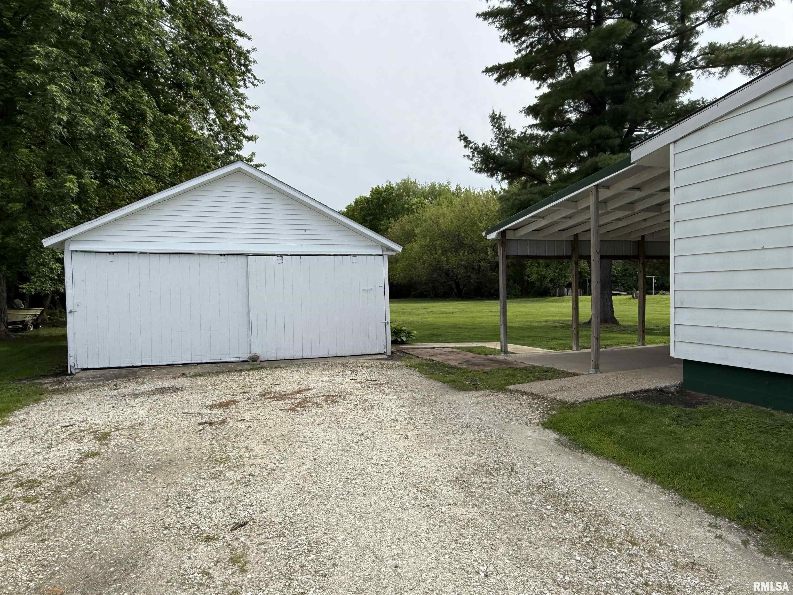 1478 East Chestnut Street Canton, IL 61520 - Photo 5 of 35