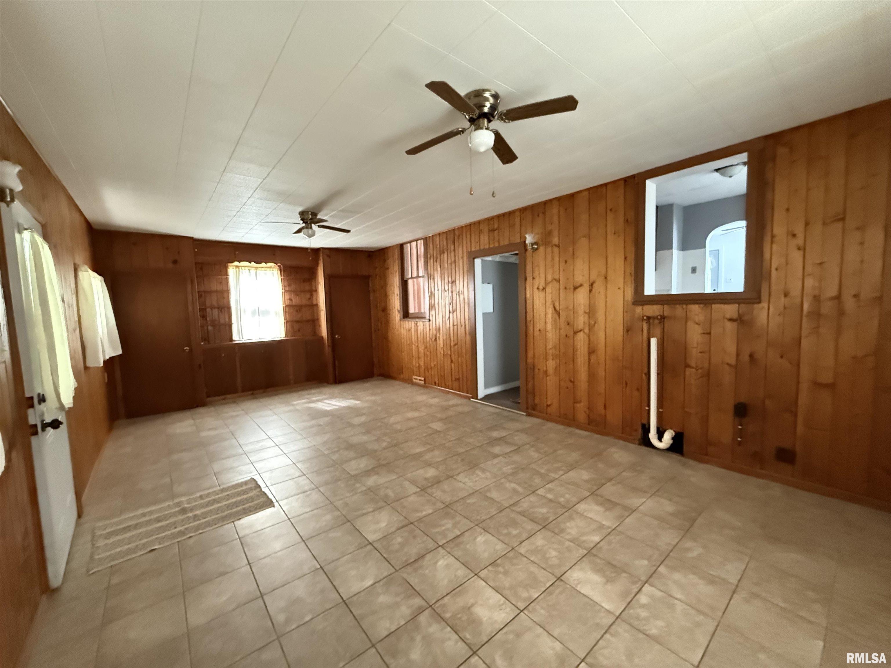 1478 East Chestnut Street Canton, IL 61520 - Photo 9 of 35