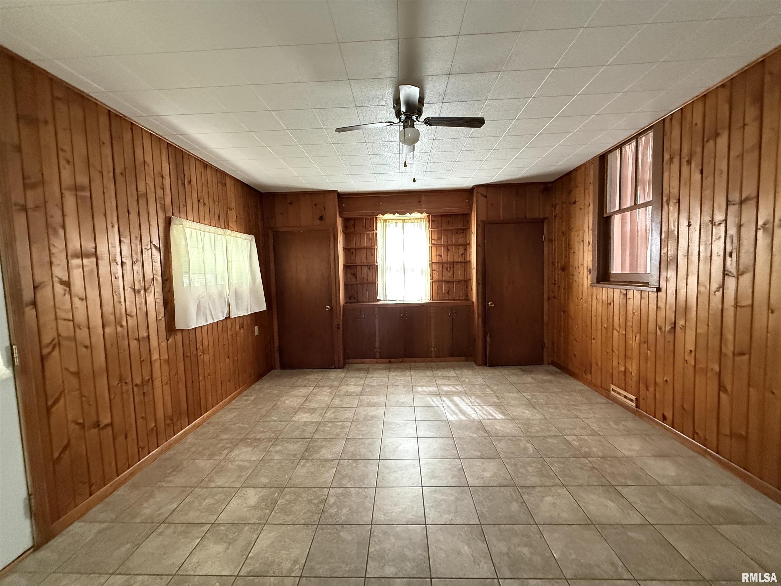 1478 East Chestnut Street Canton, IL 61520 - Photo 10 of 35