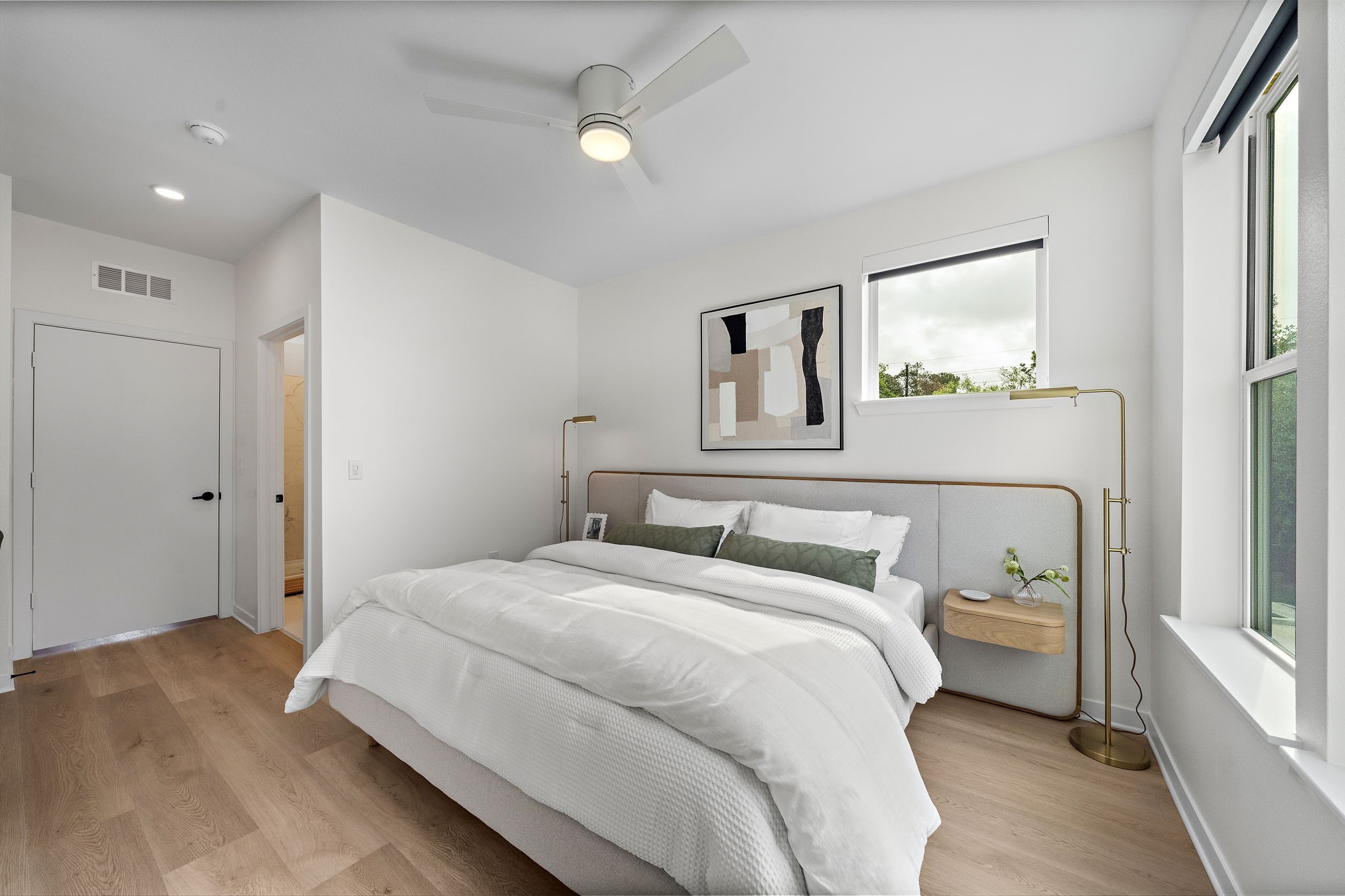 1941 Sawdust Road, Unit 120 The Woodlands, TX 77380 - Photo 30 of 38 a bedroom with a bed and a window