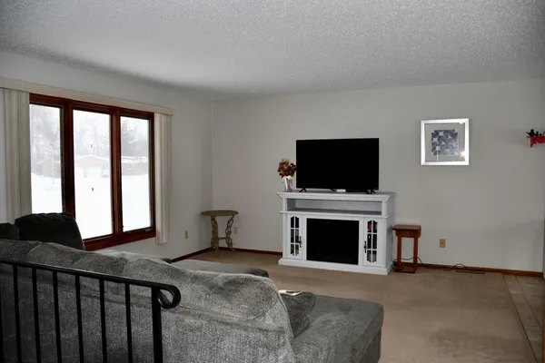 $215,000 | 131 Belleville Court, Thief River Falls, MN 56701