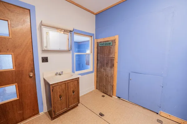 $175,000 | 121 West Oak Street, Stanley, WI 54768