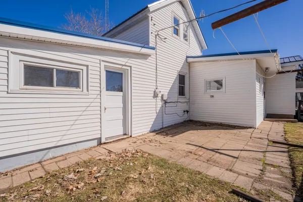 $175,000 | 121 West Oak Street, Stanley, WI 54768