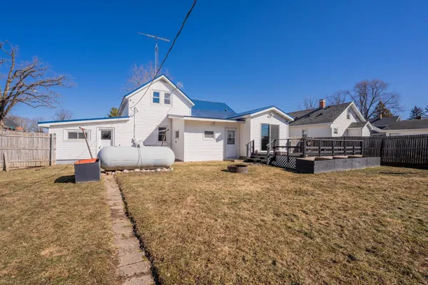 $175,000 | 121 West Oak Street, Stanley, WI 54768