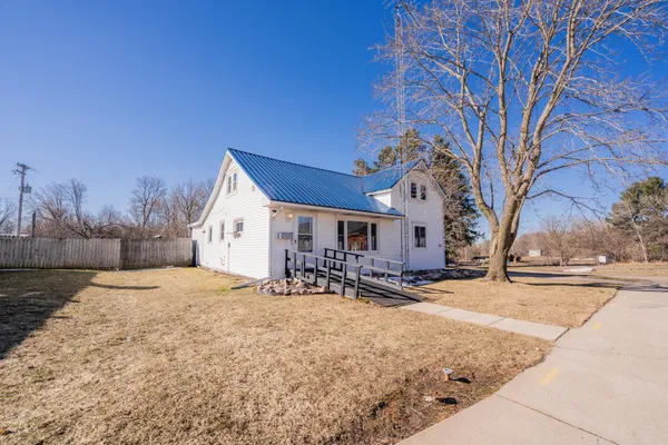 $175,000 | 121 West Oak Street, Stanley, WI 54768