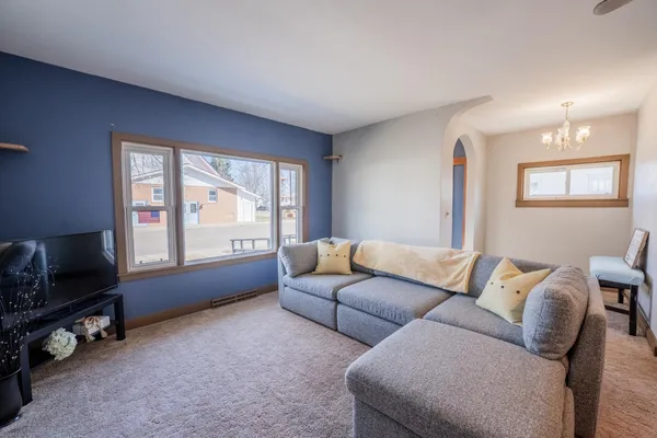 $175,000 | 121 West Oak Street, Stanley, WI 54768
