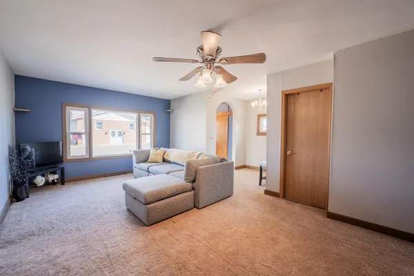 $175,000 | 121 West Oak Street, Stanley, WI 54768