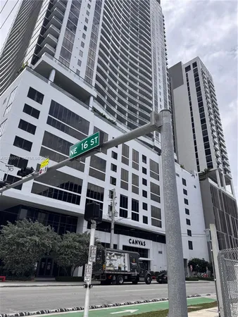 $3,250 | 1600 Northeast 1st Avenue, Unit 2015, Miami, FL 33132